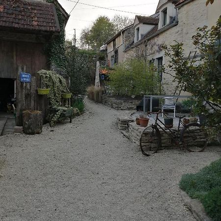 Gite Des Remparts Vila Bèze Exterior foto