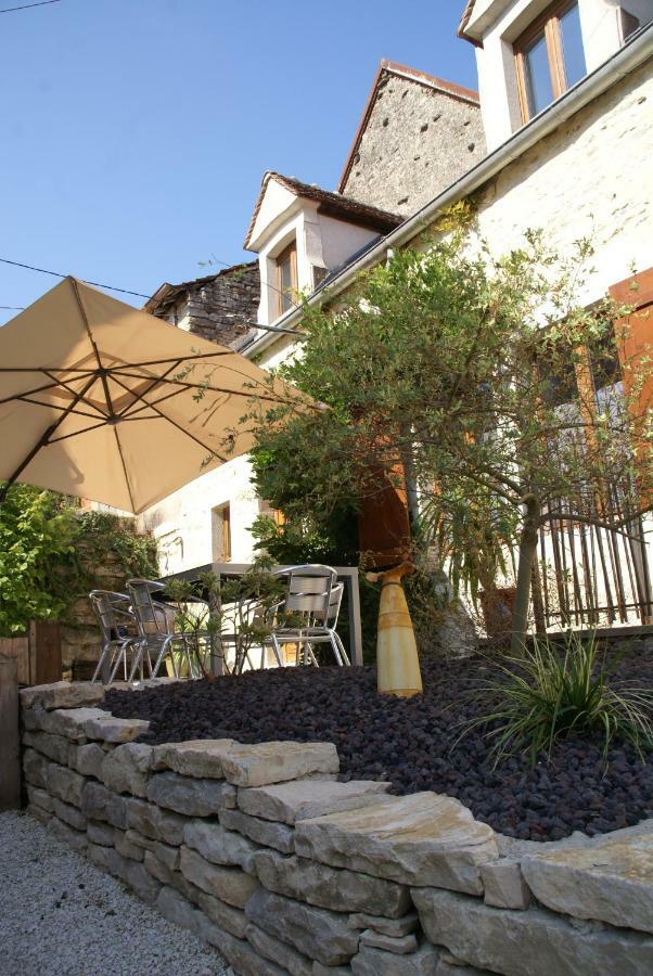 Gite Des Remparts Bèze Exterior foto